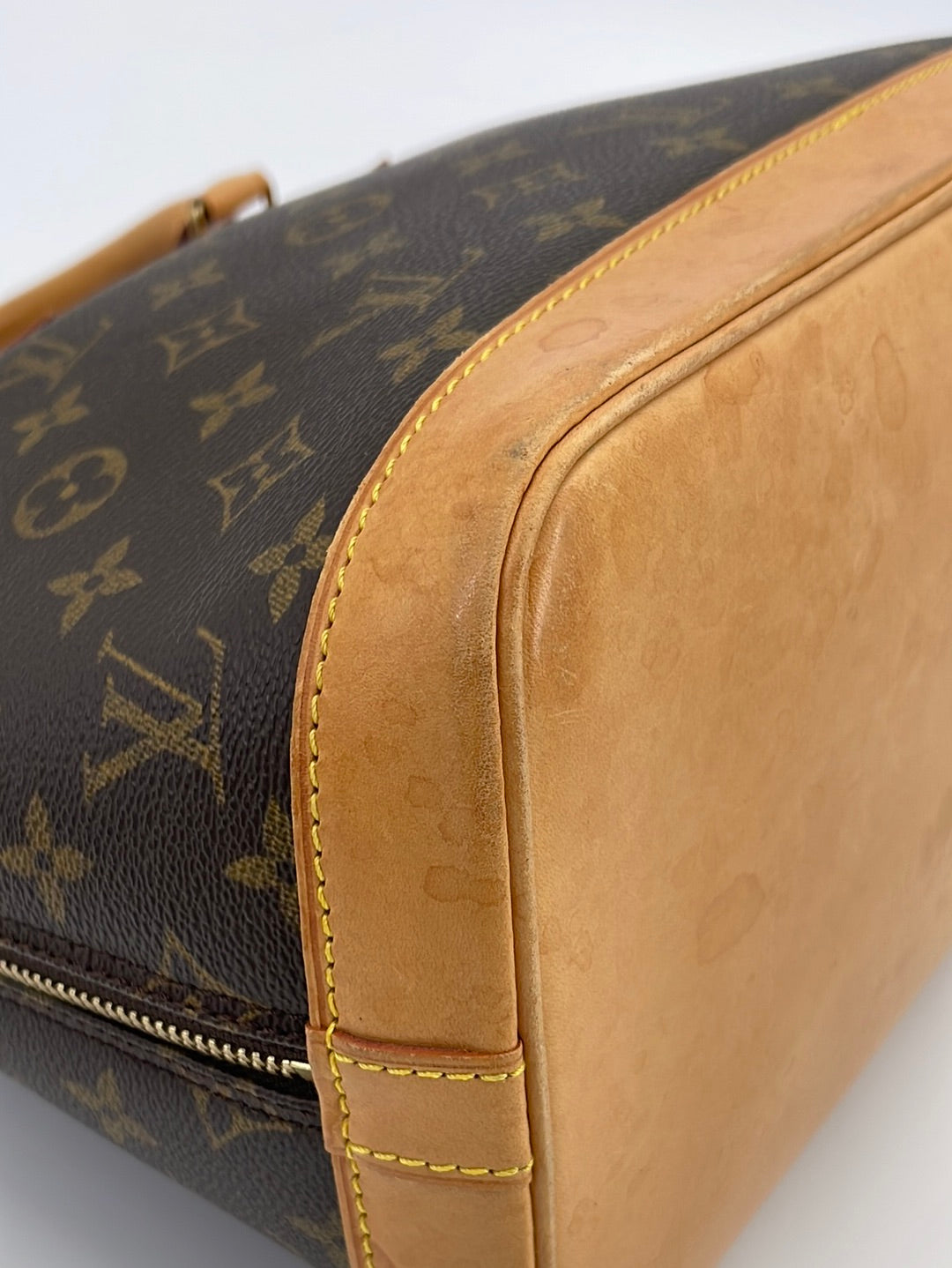 Louis Vuitton Monogram Alma MM Bag – Season 2 Consign