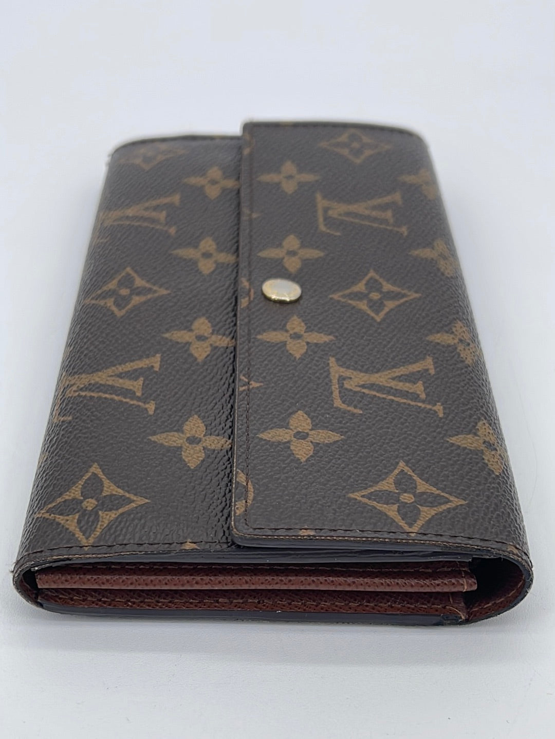 Louis Vuitton Cream Suhali Leather International Trifold Sarah Wallet  M91839 For Sale at 1stDibs