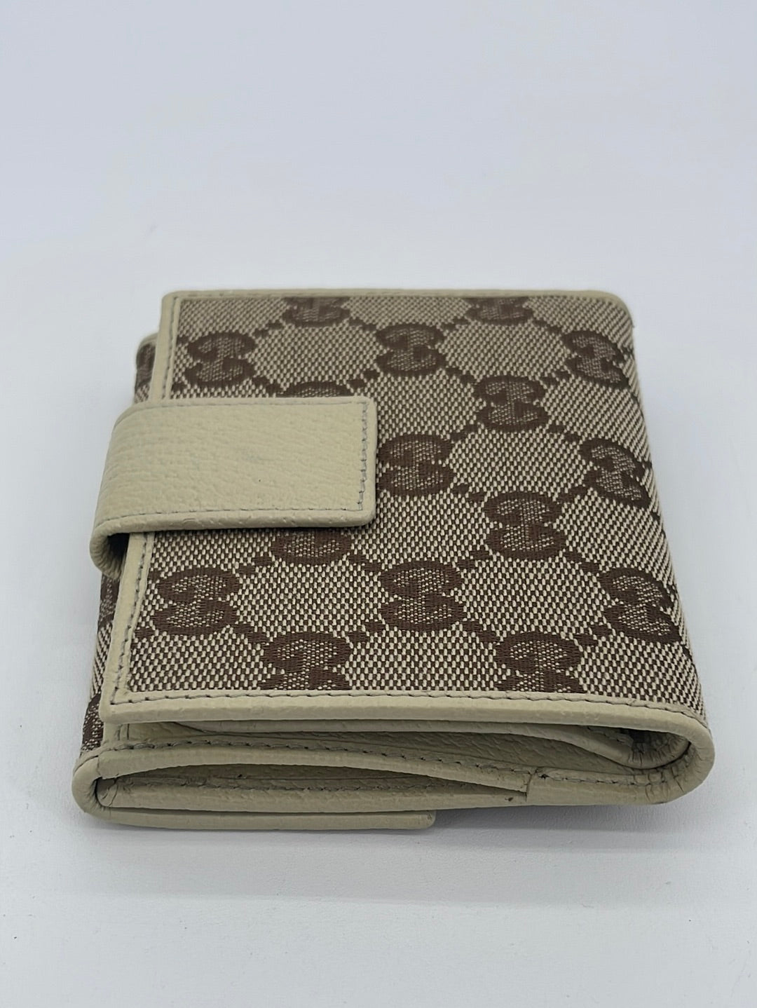 Gucci Beige/Pink GG Canvas Compact Wallet at 1stDibs