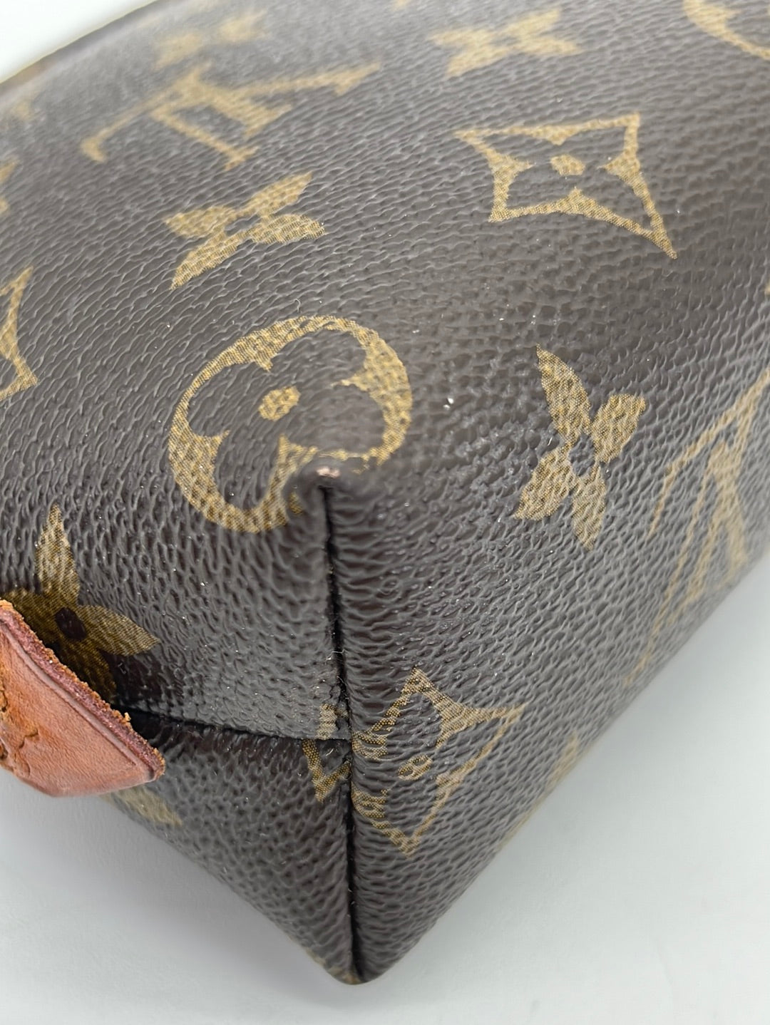 louis vuitton pre owned monogram cosmetic pouch item