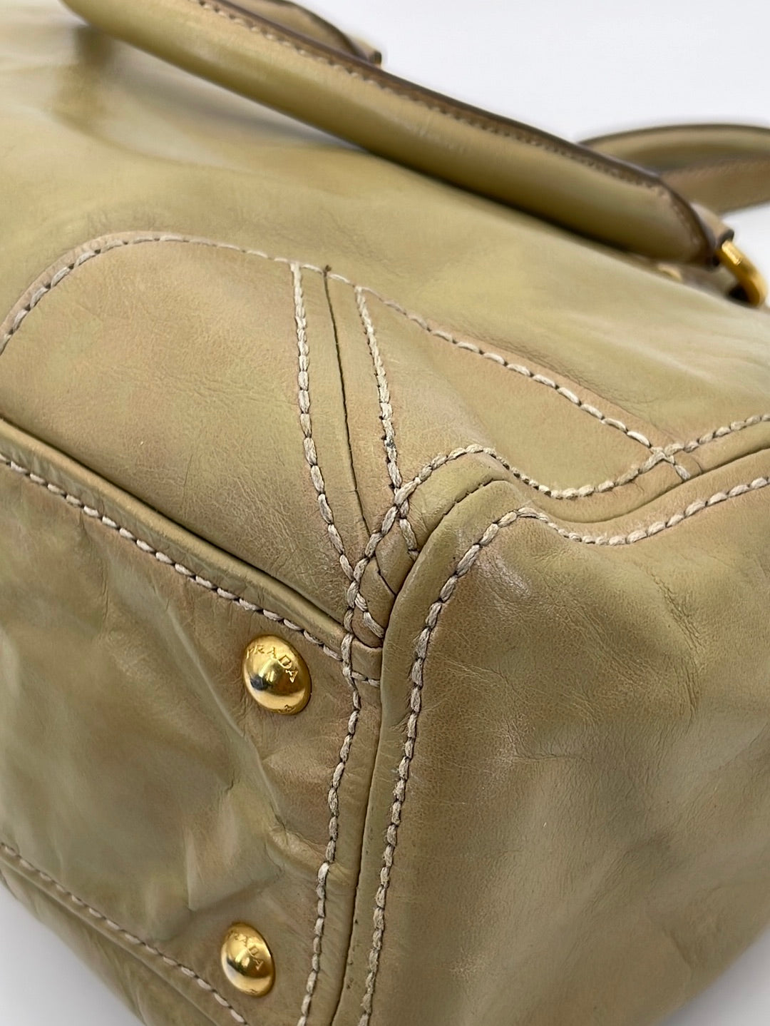 Handbag Prada Beige in Synthetic - 25070368