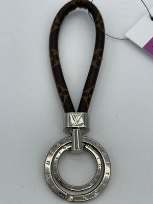 Louis Vuitton Black Monogram Eclipse Halo Key Ring Silvery Cloth Metal  ref.424644 - Joli Closet