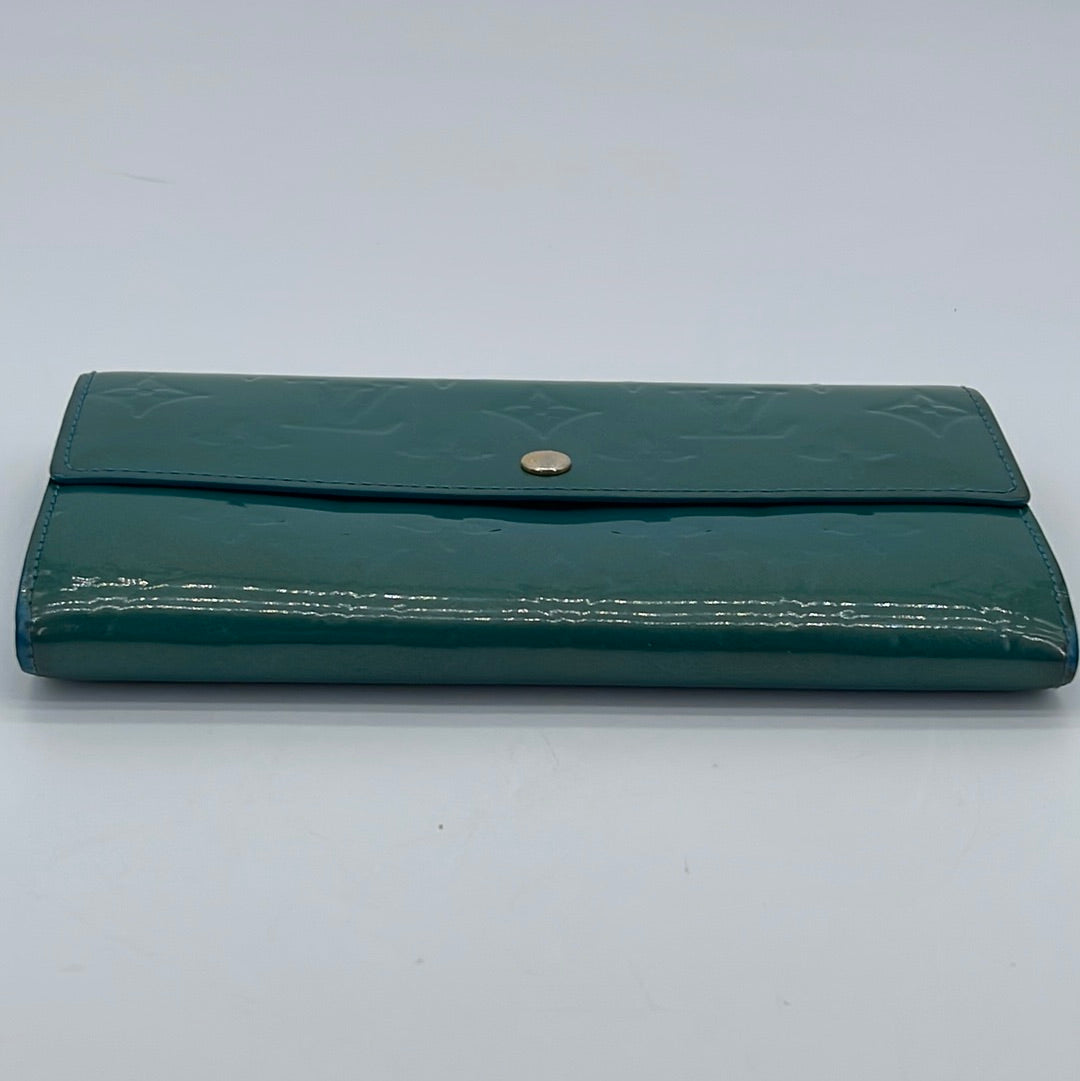 Sarah patent leather wallet Louis Vuitton Green in Patent leather - 22591407