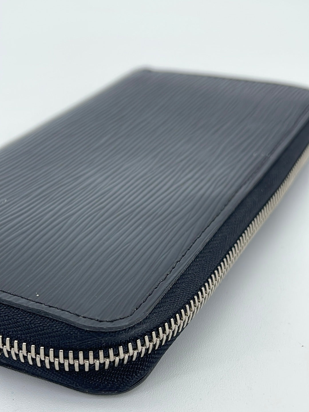 Louis Vuitton Black Monogram Python Zippy Wallet 3LK0223 – Bagriculture