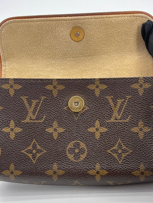 LOUIS VUITTON Monogram Canvas Pochette Florentine Waist Bag