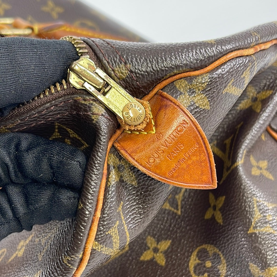 Louis Vuitton Speedy Handbag 331625