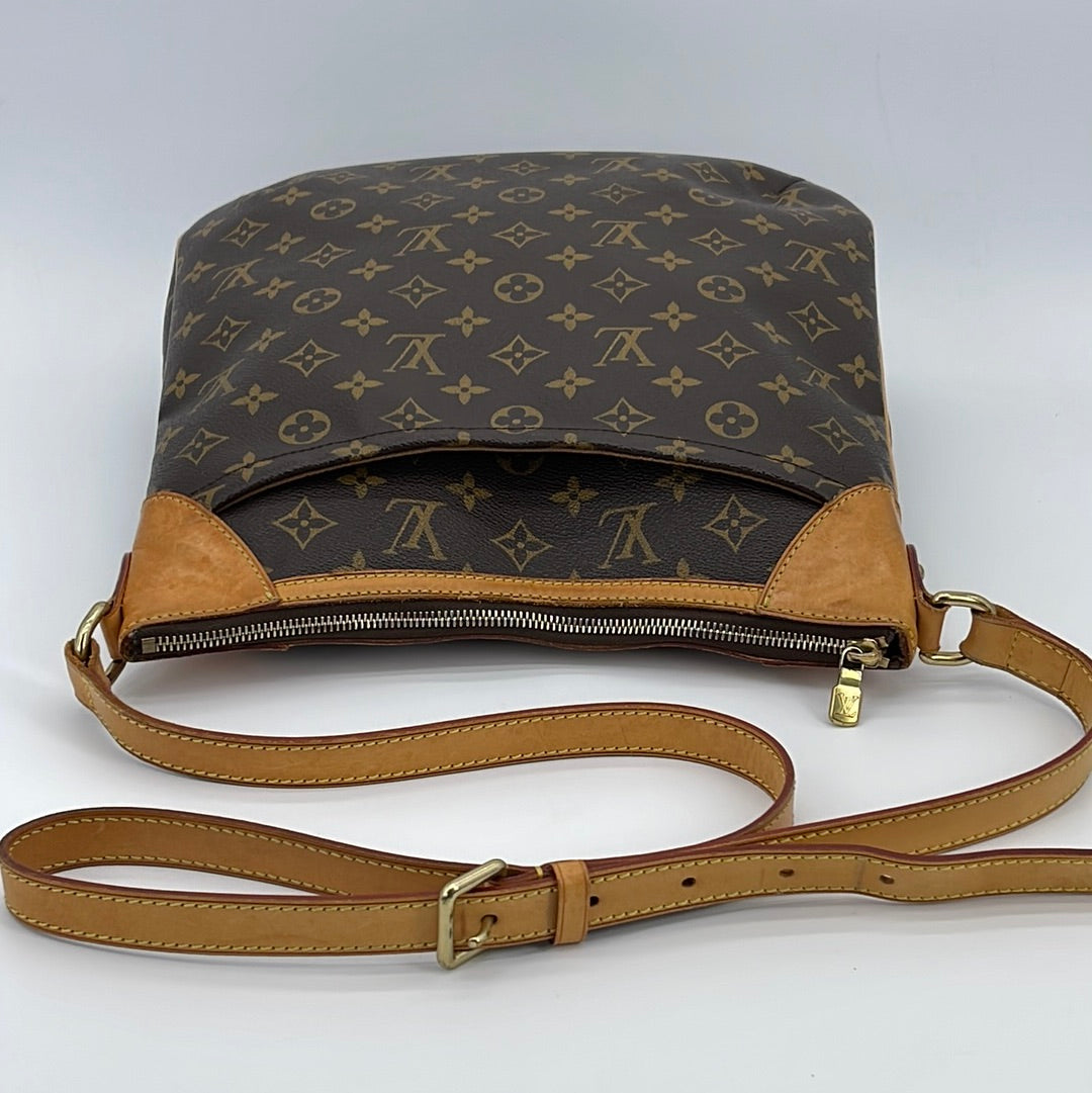 Louis Vuitton e  Cross Body Bag