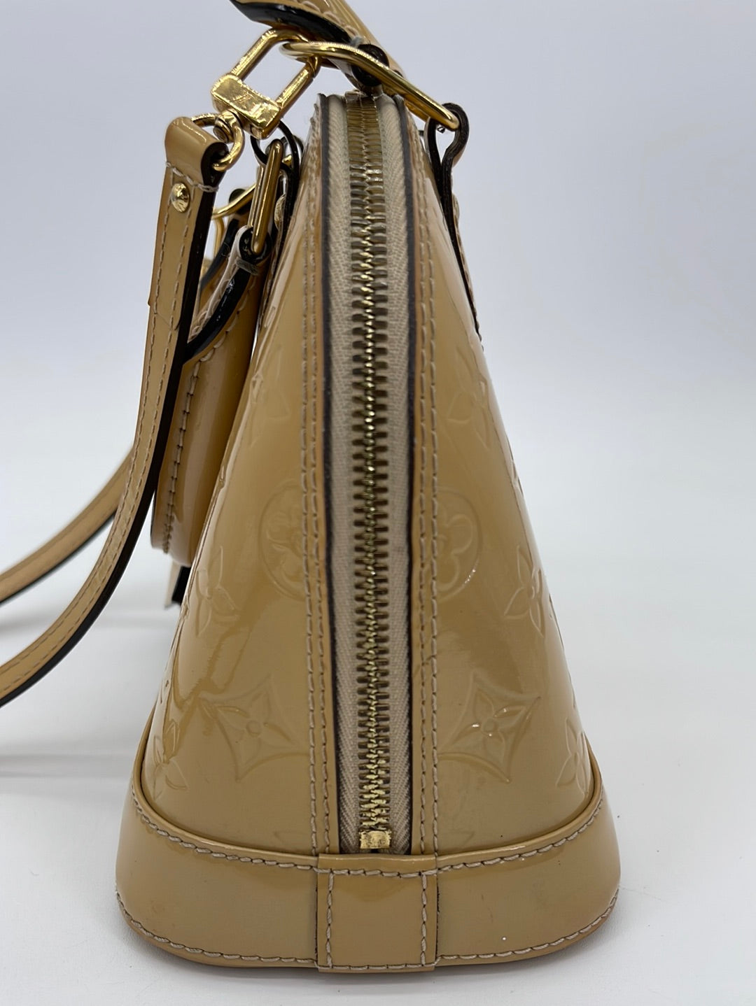 PRELOVED Louis Vuitton Cream Vernis Alma BB Crossbody Bag AA4133