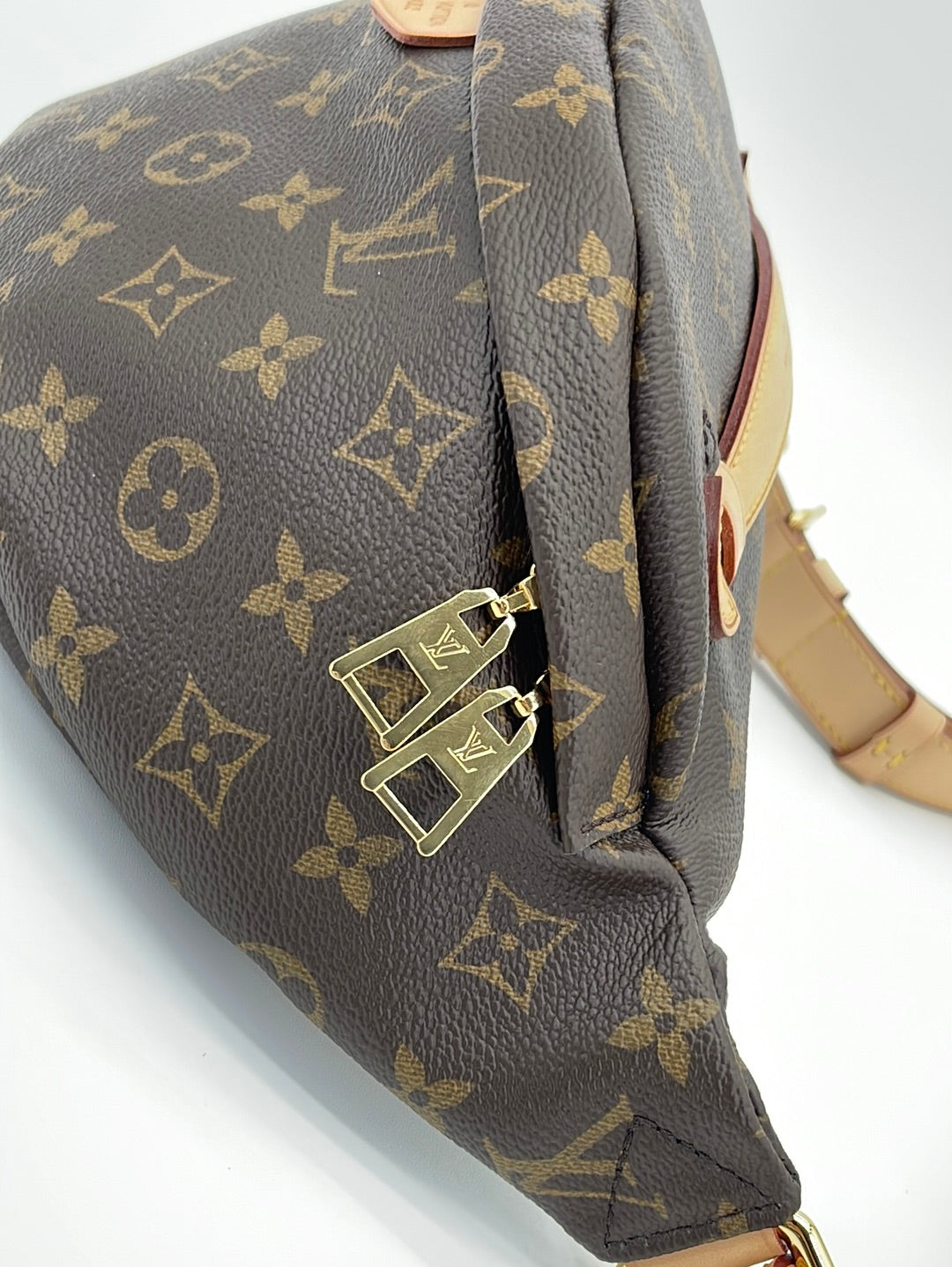 LOUIS VUITTON Mini Bumbag Monogram Belt Bag – Debsluxurycloset