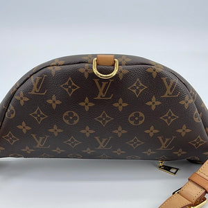 Louis Vuitton® Discovery Bumbag Abyss Blue. Size in 2023