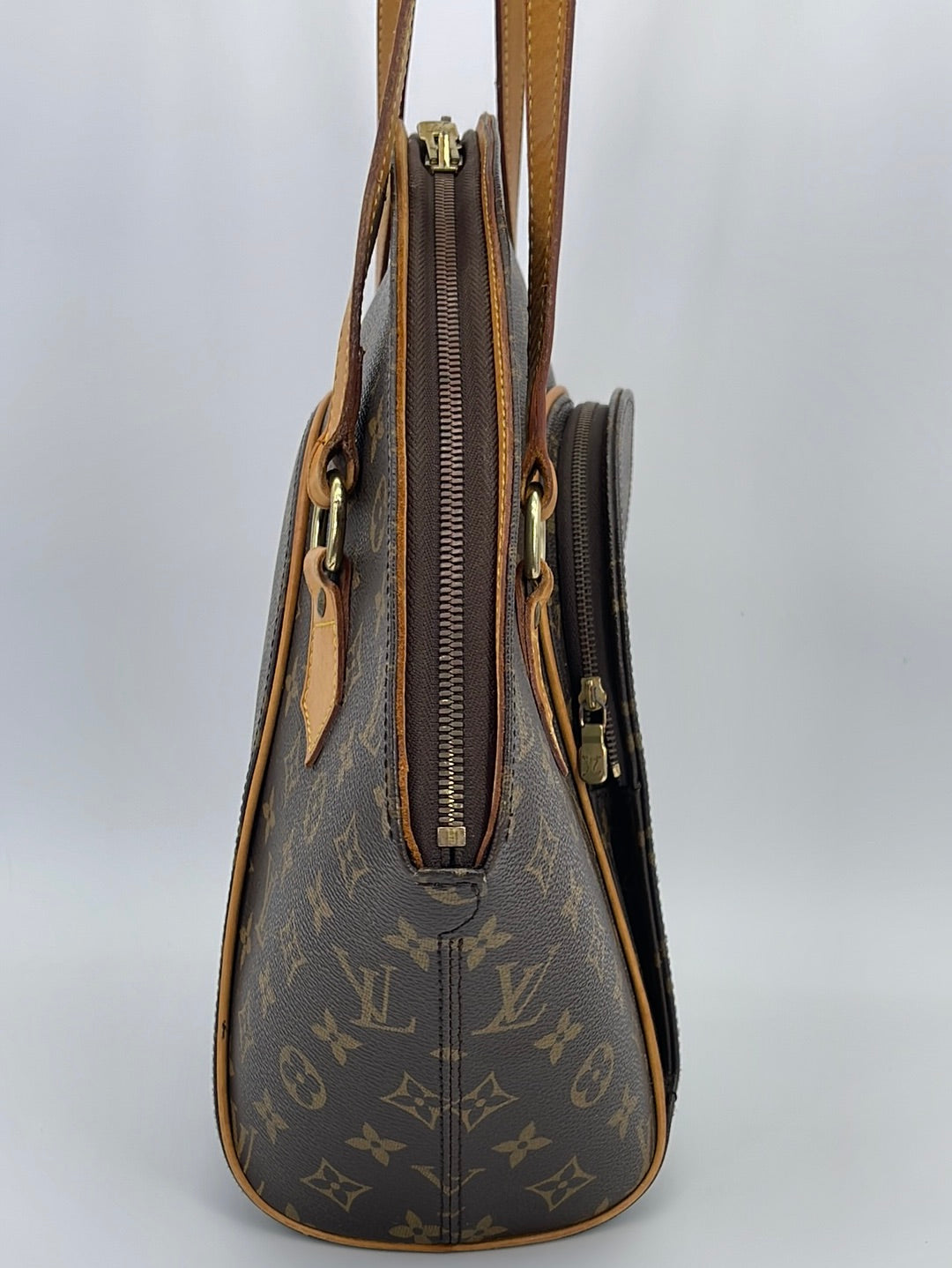 Sold at Auction: LOUIS VUITTON handle bag ELLIPSE, coll.: 2003.