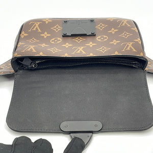 sad boy . on X: Louis Vuitton Monogram Slate Camera Bag สวยไม่ไหว