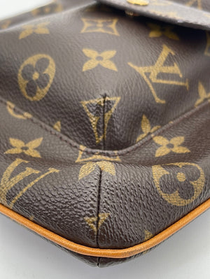 PRELOVED Louis Vuitton Monogram Partition Wristlet Clutch MI0053 06132 –  KimmieBBags LLC