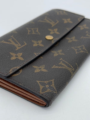 PRELOVED Louis Vuitton Teal Vernis Monogram Sarah Wallet TH4078