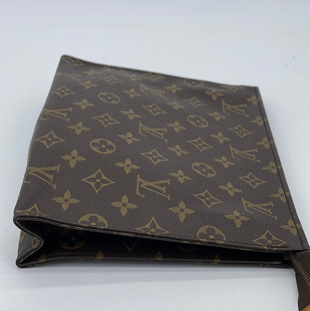 Louis Vuitton RARE Monogram Toiletry Pouch 26 Cosmetic Case NWT 100%  AUTHENTIC
