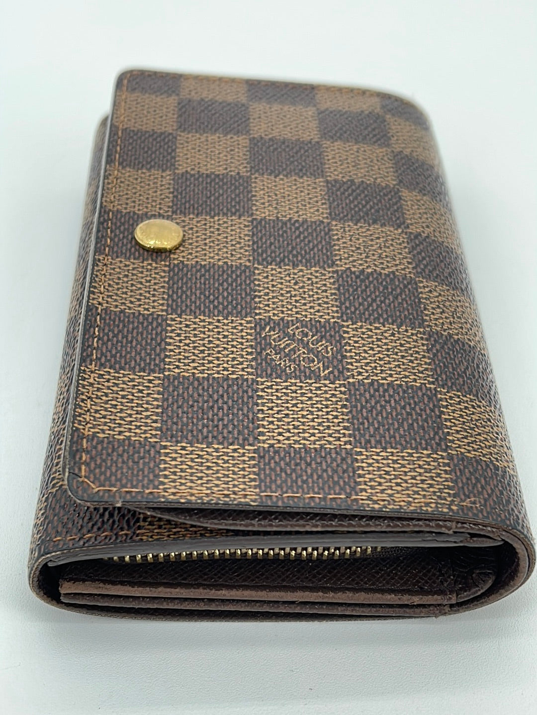 Leather wallet Louis Vuitton Beige in Leather - 25780341