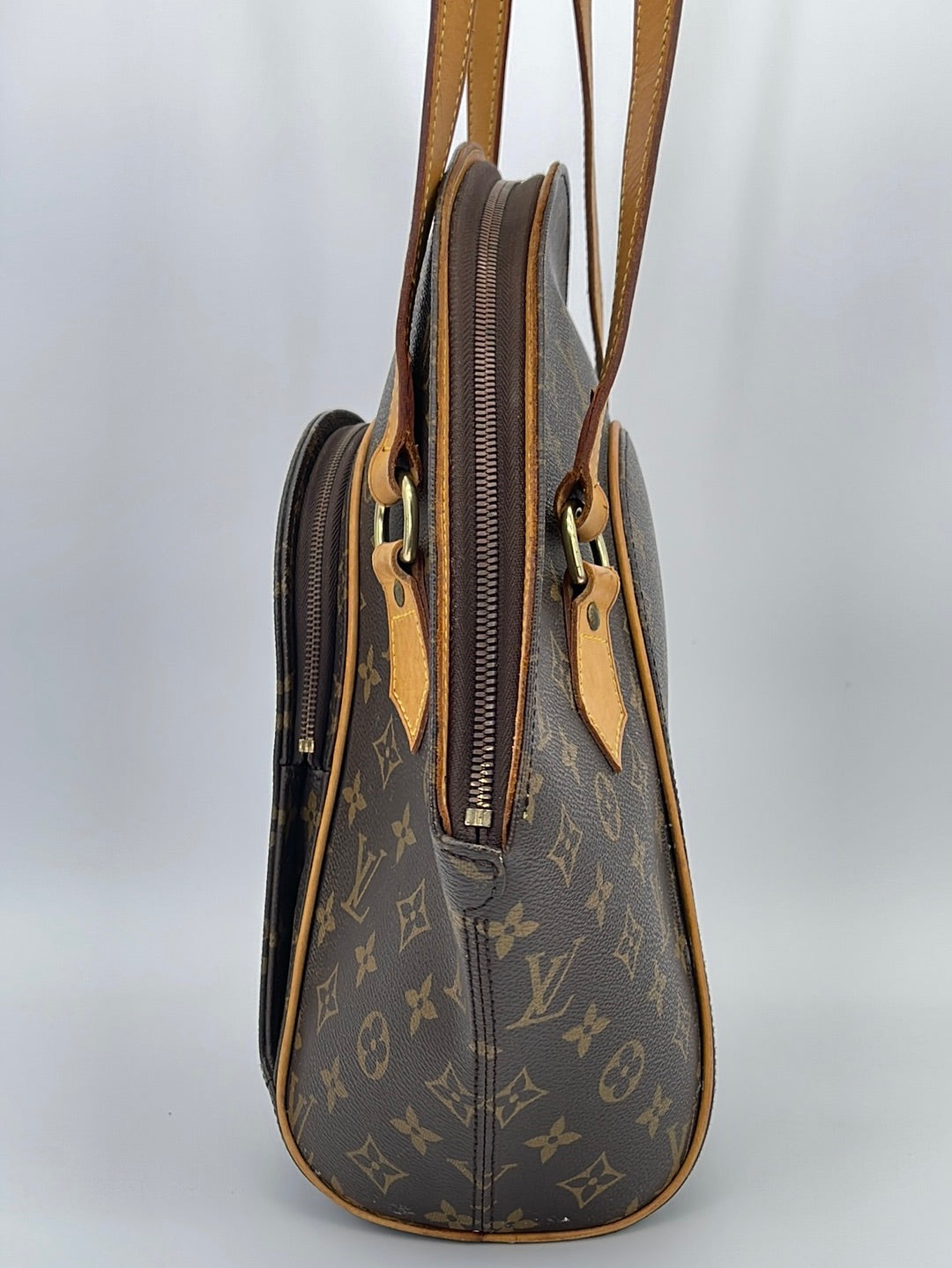 Louis Vuitton Discontinued Monogram Iena MM Zip Tote bag 119lv39