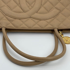Chanel Medaillon - Bag Handbag in Beige Quilted Grained Leather