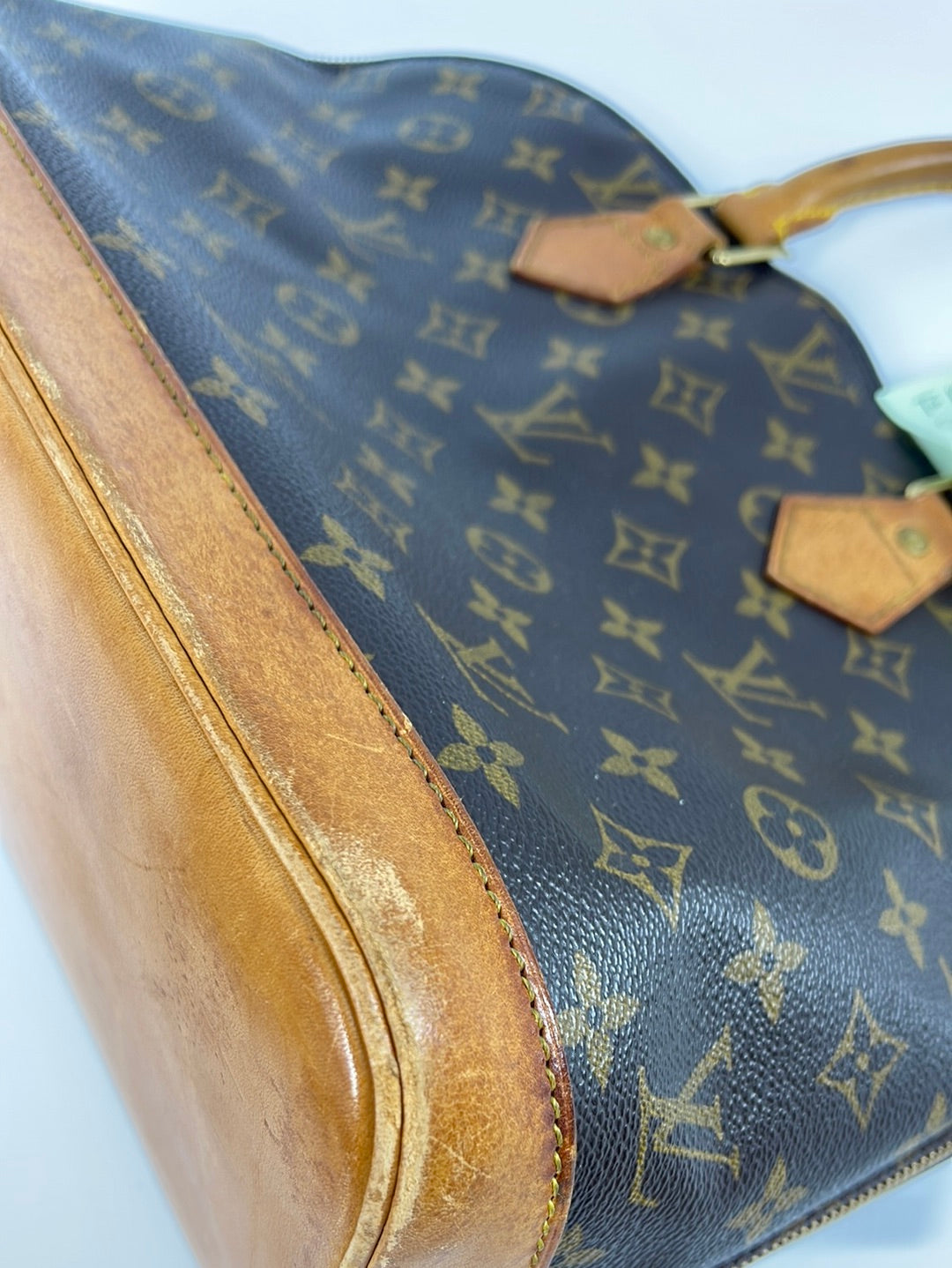 Louis Vuitton Alma Handbag 331537