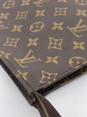Louis Vuitton Toiletry Pouch 26 for Sale in Highland Park, IL