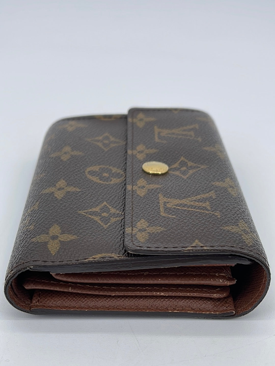 Preloved Louis Vuitton Passport Trifold Wallet SP0012 061323