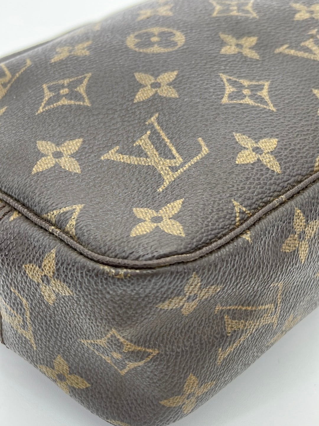 PRELOVED Louis Vuitton Monogram Canvas Trousse Toiletry 23 871TH 08232 –  KimmieBBags LLC