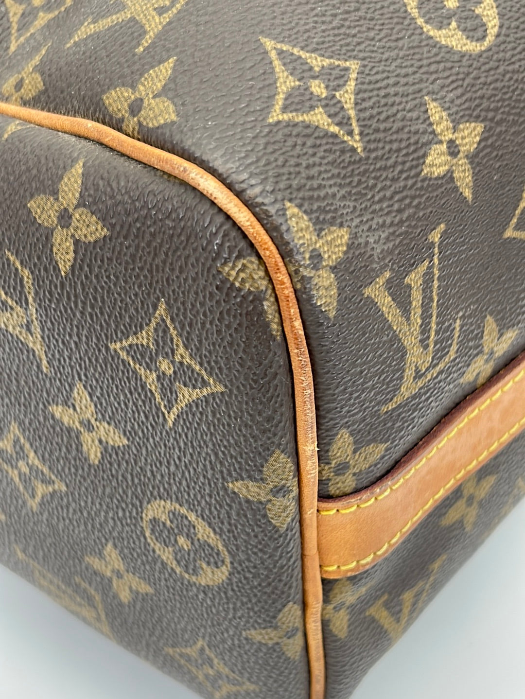 Louis Vuitton Vintage Monogram Canvas Sac Souple 45 Duffel Bag (SHF-21 –  LuxeDH