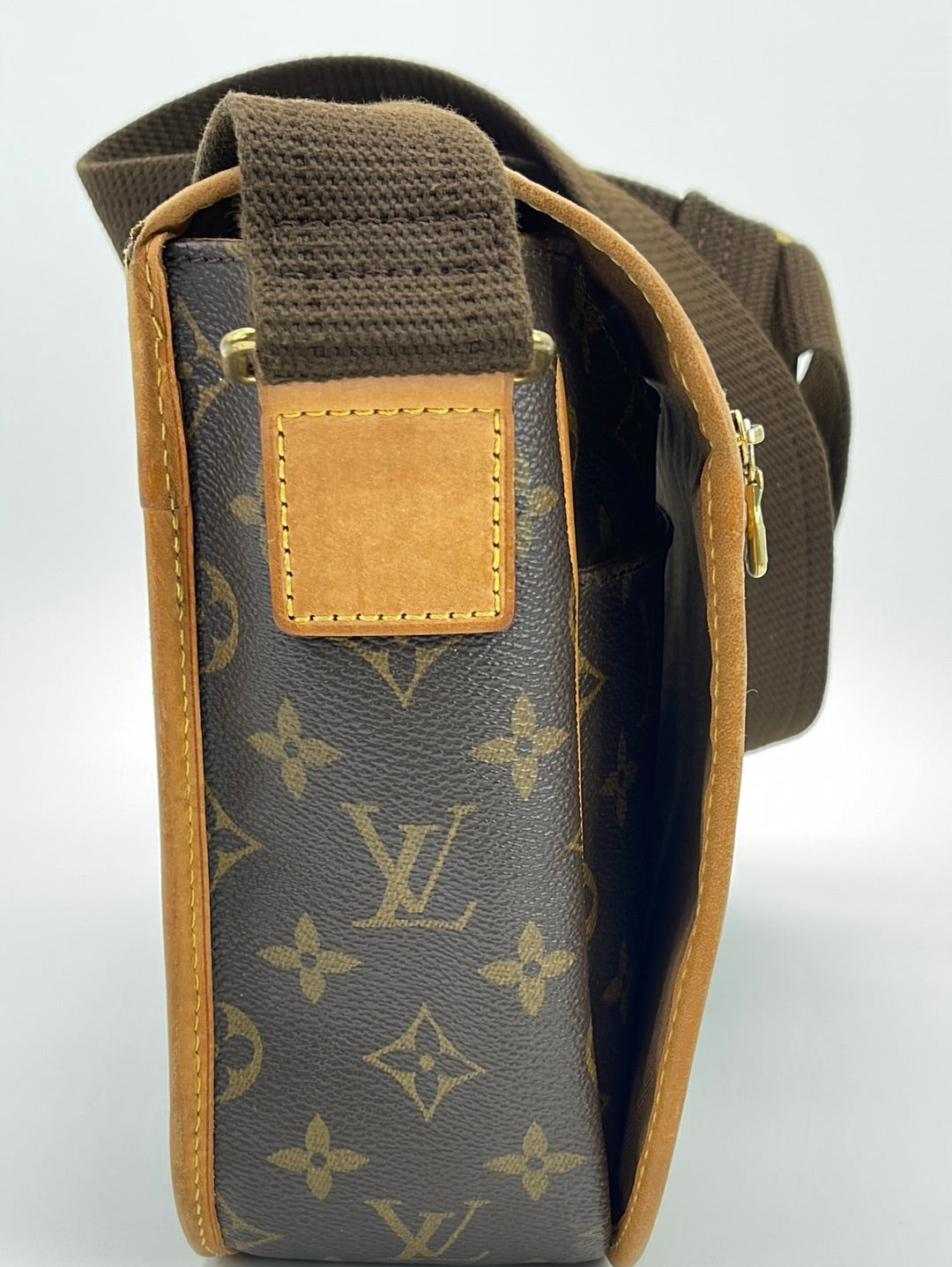 AUTHENTIC Louis Vuitton Monogram Sac Bosphore MM PREOWNED – Jj's