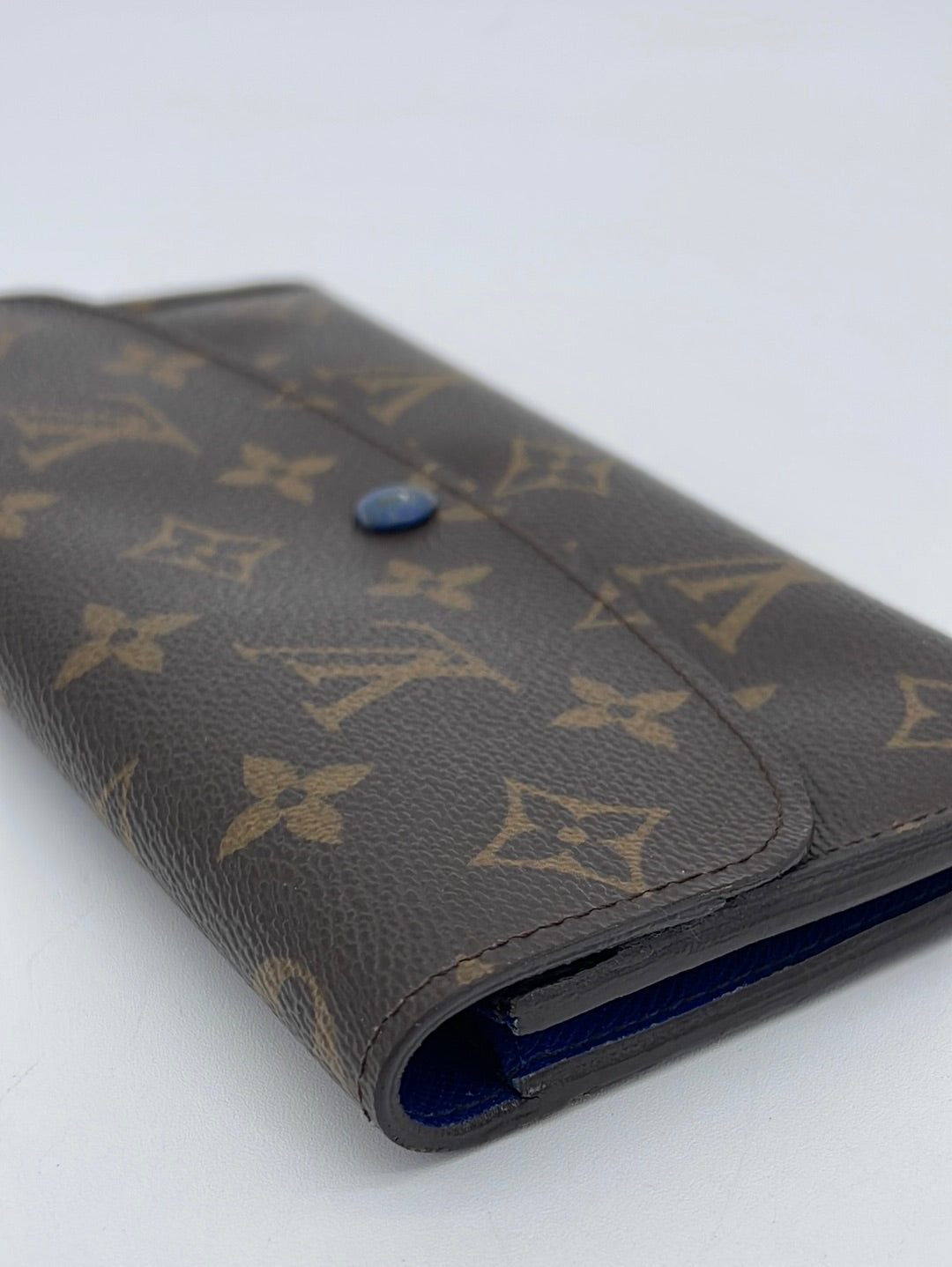 Preloved Louis Vuitton Ivory Monogram Empriente Zip Wallet CMQB28J 052 –  KimmieBBags LLC