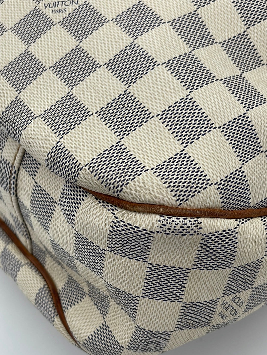 Louis Vuitton Neutrals, Pattern Print Damier Azur Evora mm