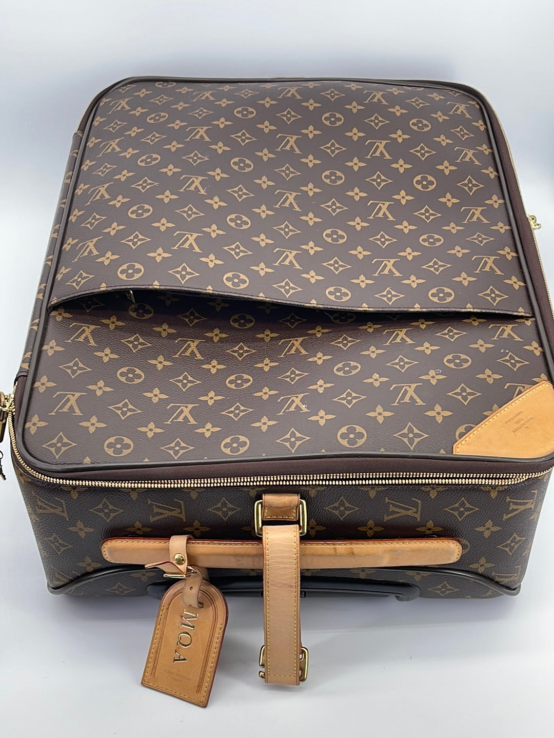 Louis Vuitton Pégase Suitcase 362622