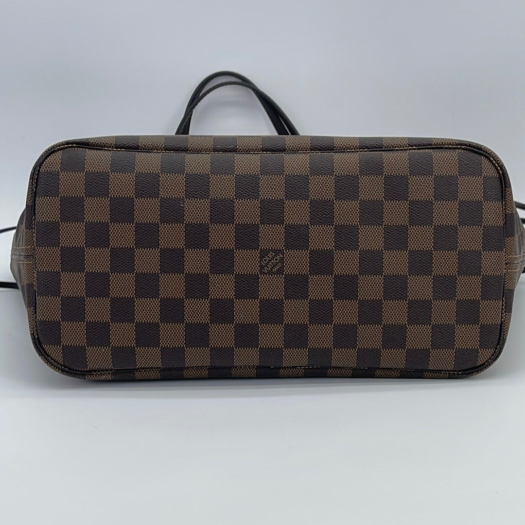 LOUIS VUITTON Damier Ebene Neverfull MM, Article posted by Luxie Moxie