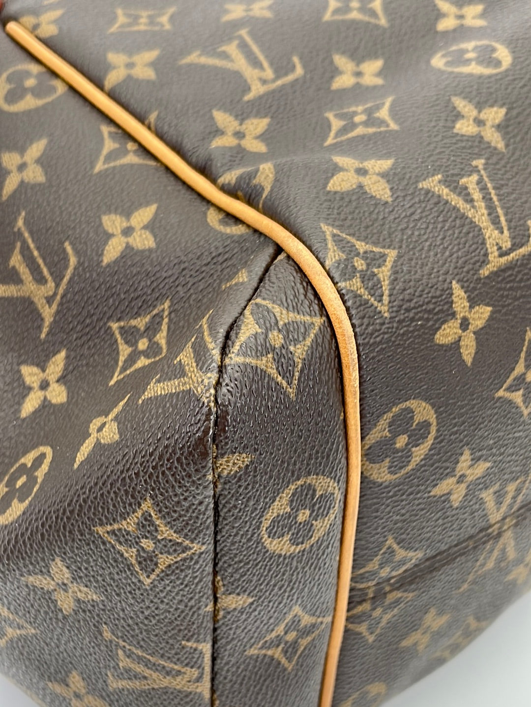 PRELOVED Louis Vuitton Monogram Canvas Totally MM Bag AR4141