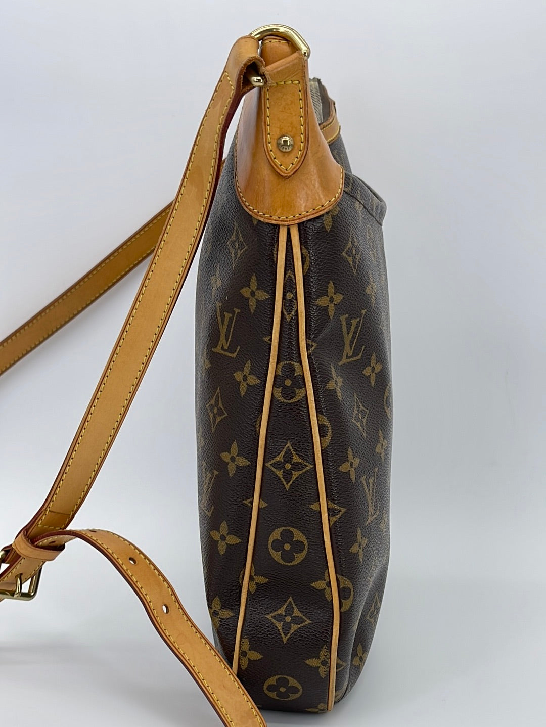 Preloved Louis Vuitton Monogram Odeon MM Crossbody Bag (New Model) 032 –  KimmieBBags LLC