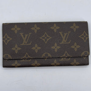 Louis Vuitton Damier Monogram GM Travel Checkbook Wallet LV-1202P-0001 For  Sale at 1stDibs