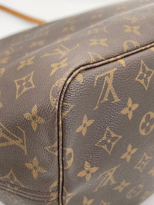 LV Luco Bag in Monogram Canvas and Tan Leather Trim - Handbags