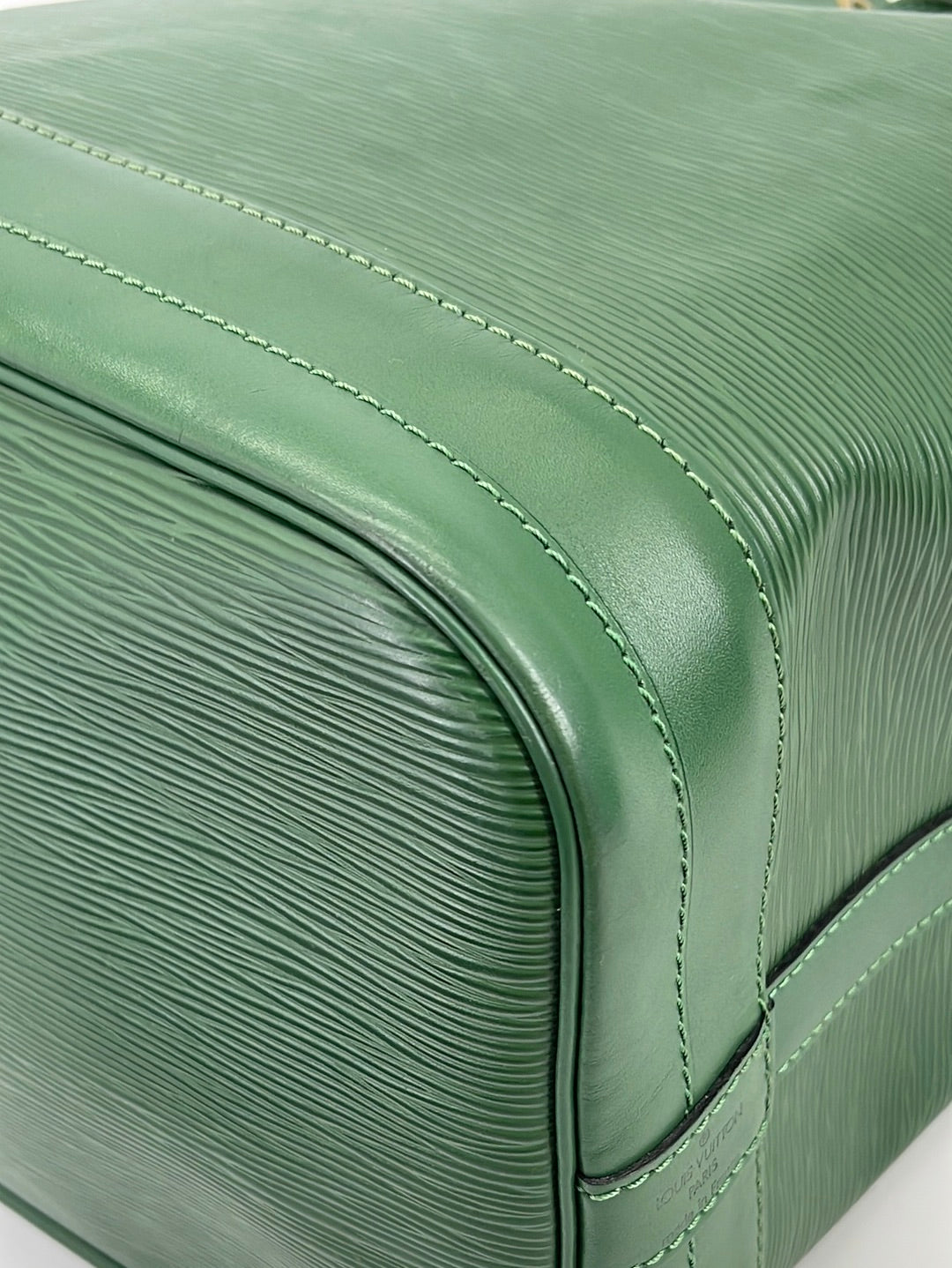 LOUIS VUITTON Borneo Green Epi Leather Noe Shoulder Bag