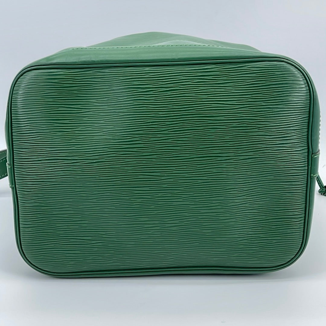 Preloved Louis Vuitton Noe Green Epi Leather Bag AR0935 051023 –  KimmieBBags LLC
