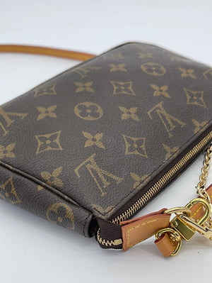PRELOVED Louis Vuitton Monogram Accessories Pochette Bag VI1010 052923 –  KimmieBBags LLC