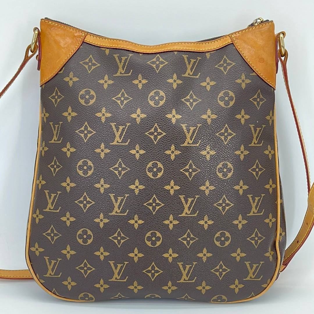 Authentic Louis Vuitton Odeon MM Monogram Crossbody Bag *Excellent  Condition*