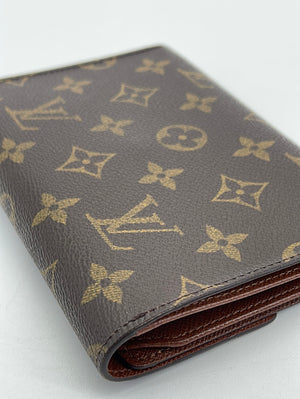Louis Vuitton Paris Tri-Fold Wallet Made in France of Goatskin Leather -  Oahu Auctions