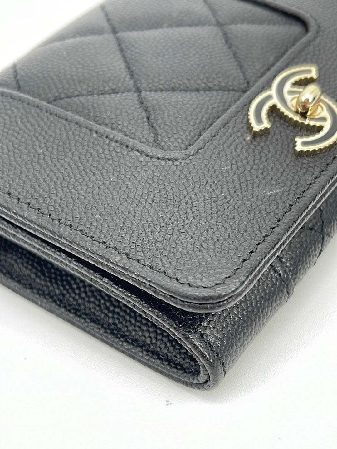 Chanel Caviar Quilted Gusseted Card Holder Black - LVLENKA Luxury  Consignment