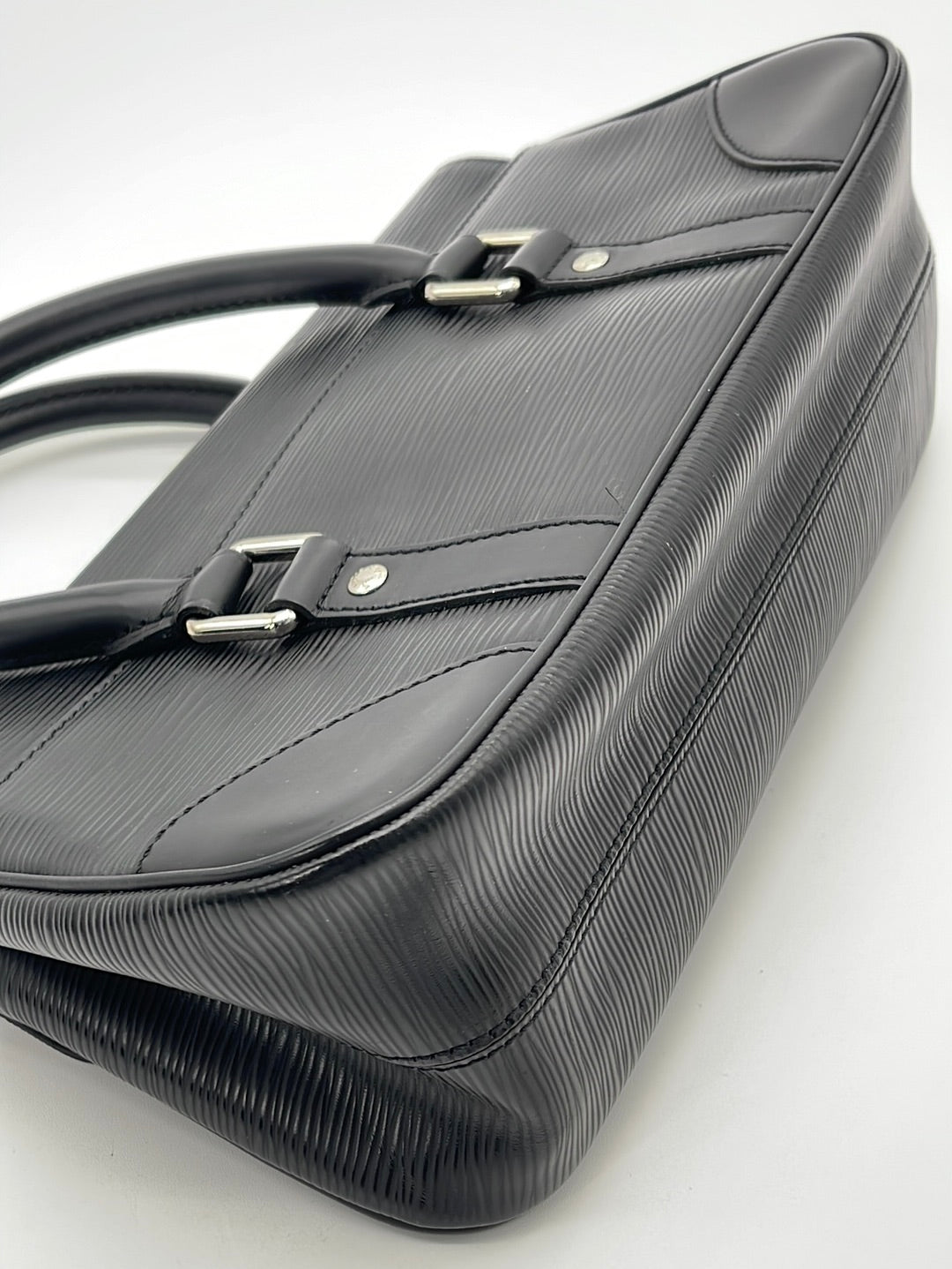 Louis Vuitton pre-owned Épi Verseau shoulder bag Black, RvceShops Revival
