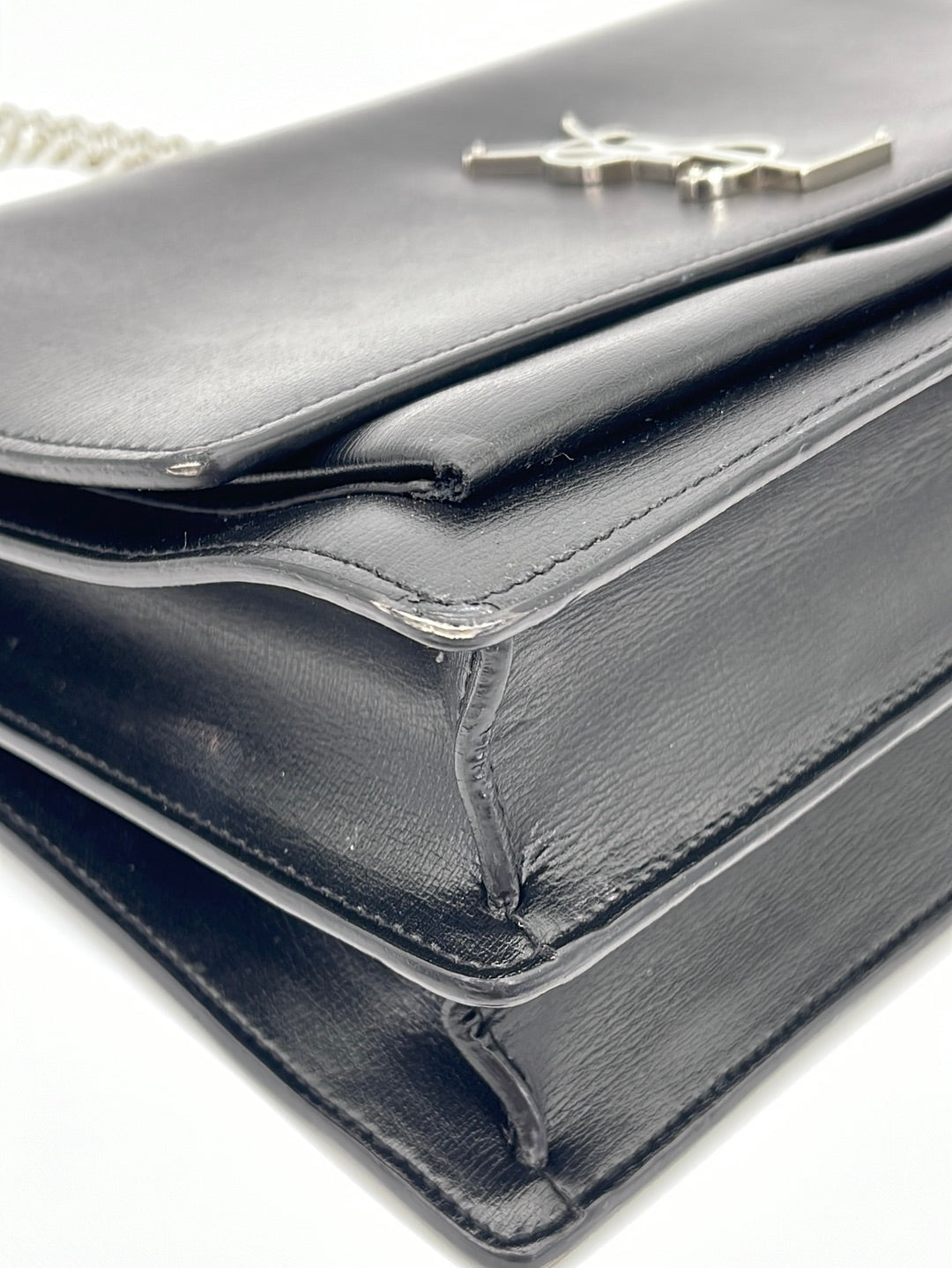 Leather crossbody bag Yves Saint Laurent Black in Leather - 26191169
