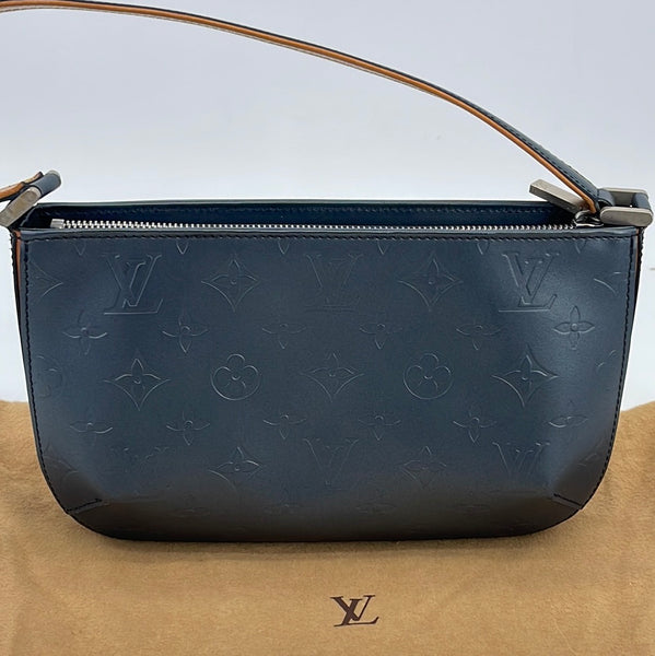 Louis Vuitton Monogram Vernis Flower Shoulder Bag in Black / Cream – Nitryl