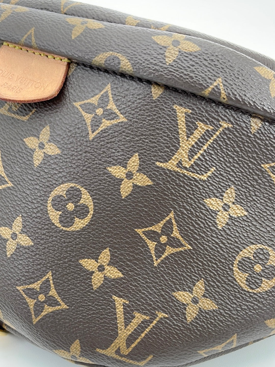 Shop Louis Vuitton 2023-24FW Monogram Unisex Canvas Street Style 2WAY Plain  Leather (ceinture Discovery bum bag waist bag, M22576) by Mikrie