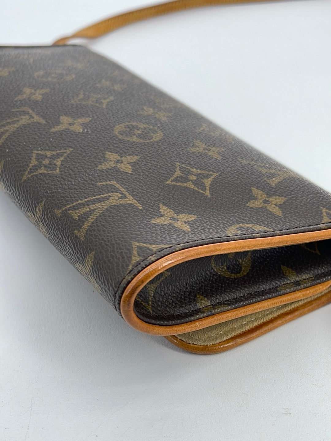 ❌❌SOLD💥Louis Vuitton Compiegne 28 Shoulder Bag