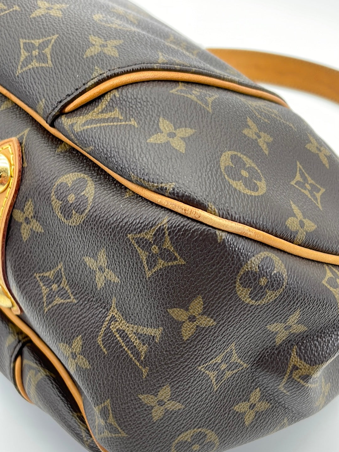 Louis Vuitton // Brown MM Monogram SS16 Explore Bag – VSP Consignment