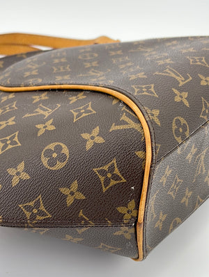 SOLD-Incredible vintage Louis Vuitton Ellipse MM handbag. 15”w 16