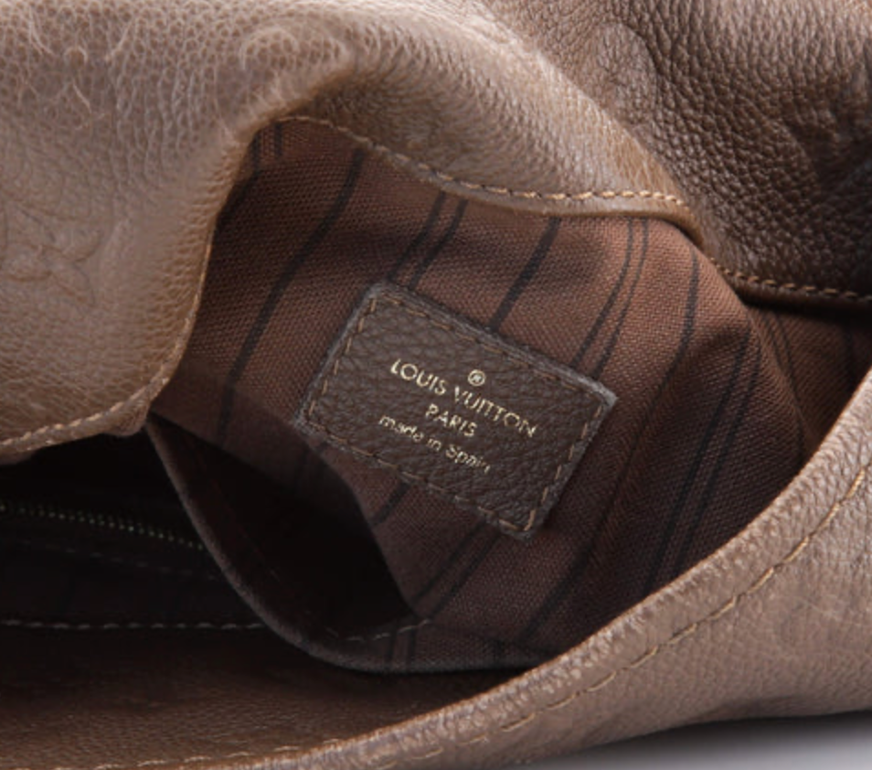 Louis Vuitton Brown Terre Leather Monogram Empreinte Artsy MM Hobo Bag  26lu712s For Sale at 1stDibs
